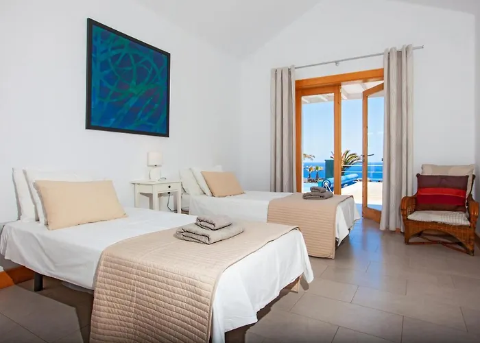 Villa Luna Mar - Magnificent Sea Views - Private Pool - Hot Tub *