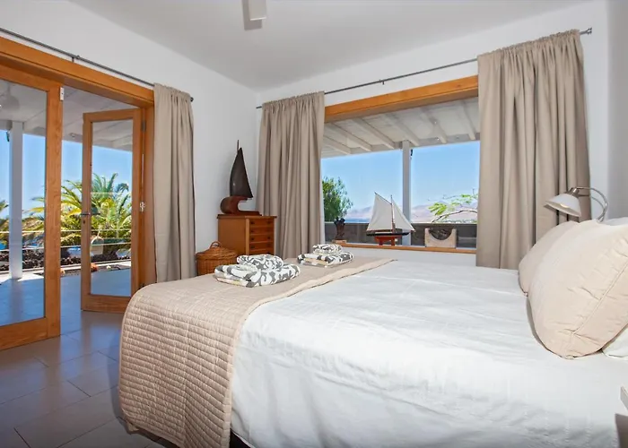 Luna Mar - Magnificent Sea Views - Private Pool - Hot Tub Villa *